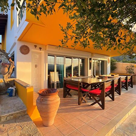 Casa Di Luce Bed & Breakfast Agia Marina  Exterior photo