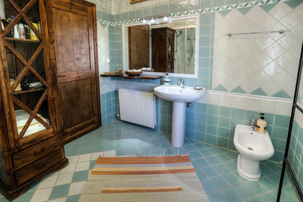 Casa Di Luce Bed & Breakfast Agia Marina  Exterior photo